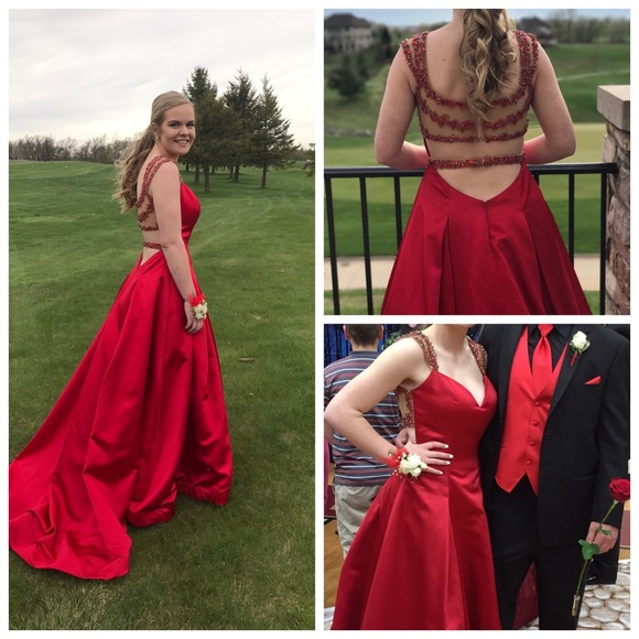 Elegant Sherri Hill prom dress. Size 6 - Picture 2 of 2